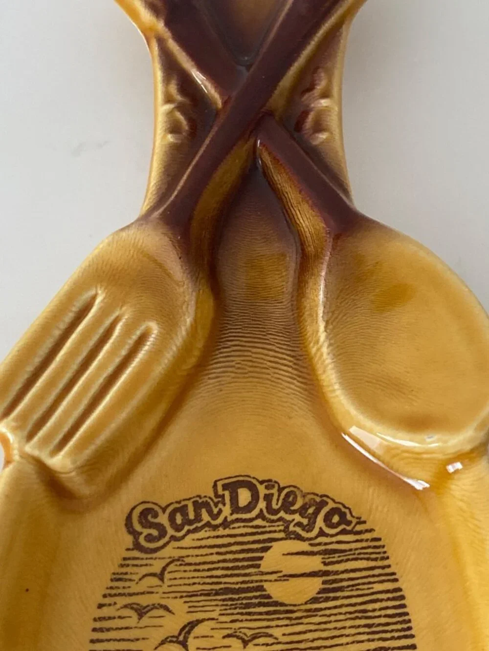 San Diego image Ceramic Souvenir Spoon Rest Dark Brown Gold Vintage Japan